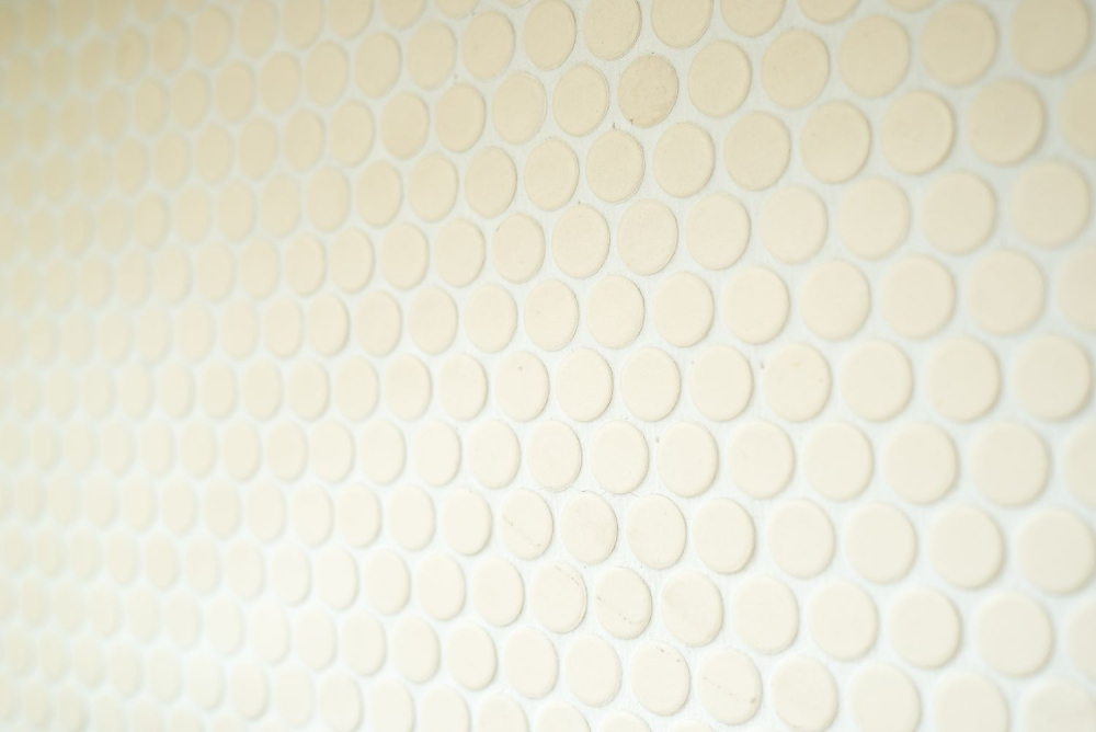 Mosaik Knopf uni hellbeige unglasiert Keramik Rundoptik weiß matt R10