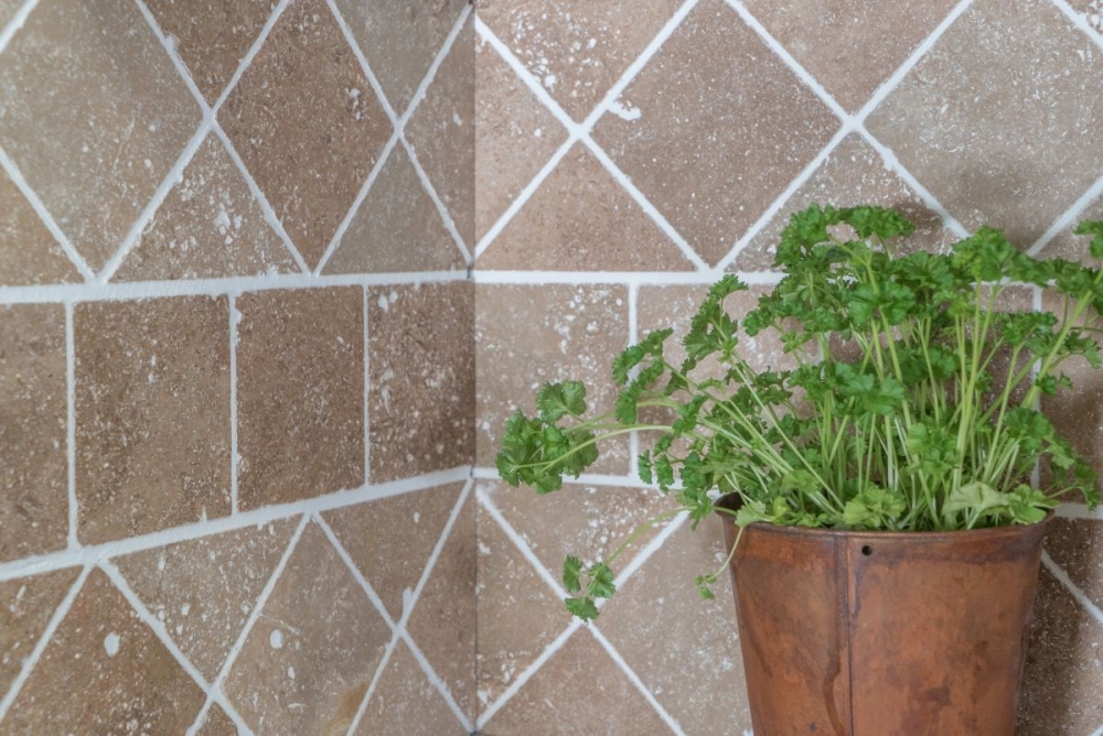 Carreau Noce Antique Travertin noyer mat R10C