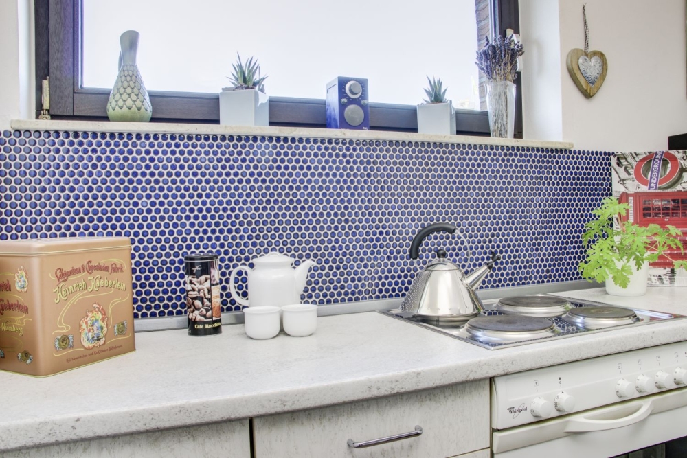 Mosaic button uni cobalt blue glossy ceramic round look