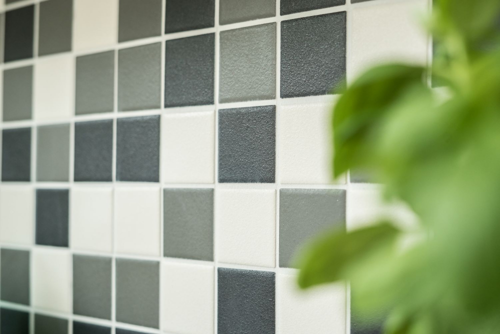 Mosaique Carre mix noir blanc metal Ceramique mat R10B