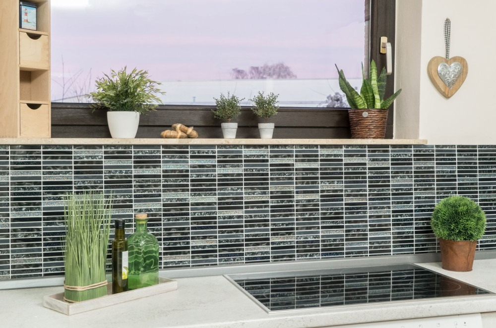 Batonnets de mosaique Mosaique de verre Night black translucide aspect croise noir brillant