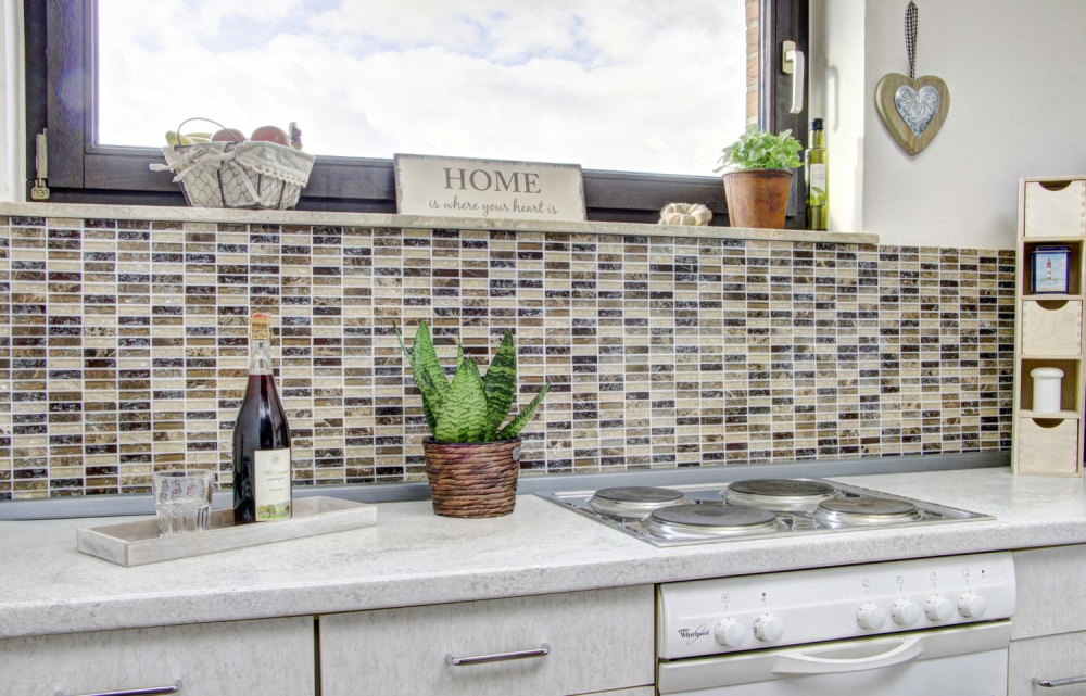 Batonnets de mosaique de verre pierre mix emperador fonce mix translucide aspect croise beige fonce brillant