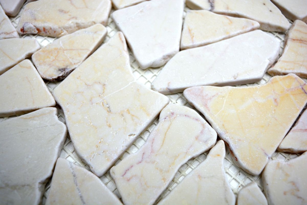 Mosaico cantera Ciot crema dorado pulido con estructura marmol aspecto cantera