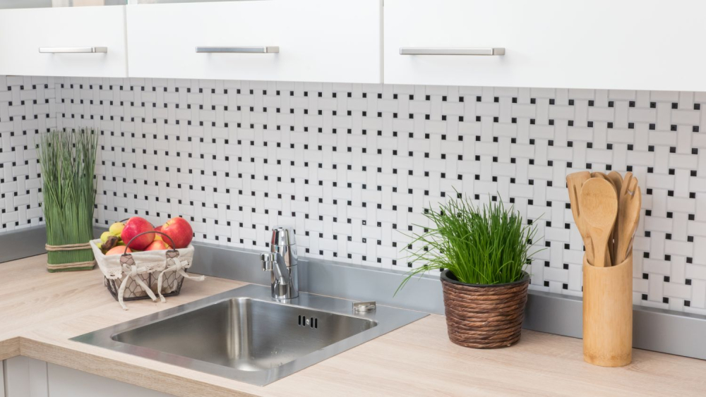 Mosaik Basket weiß matt mit schwarz Keramik Basketoptik