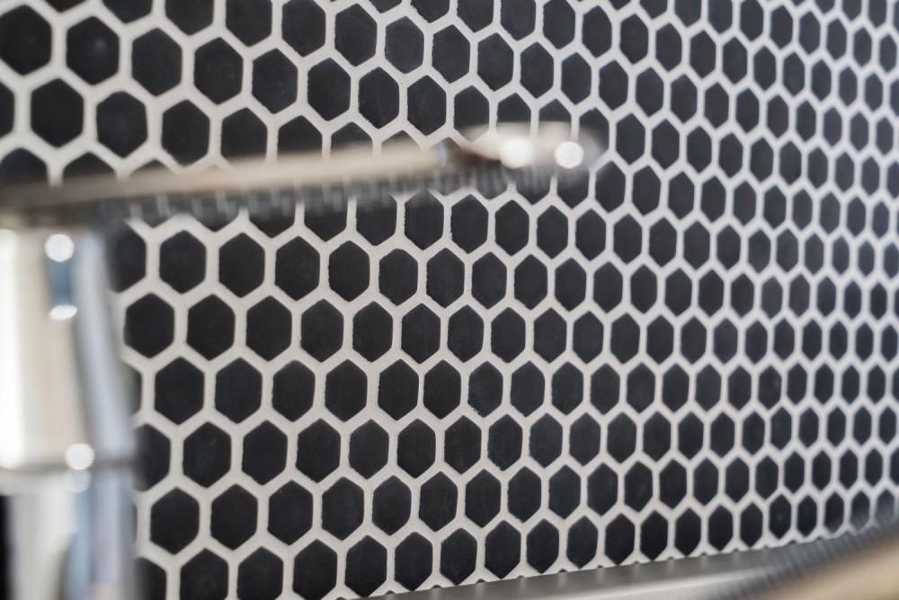 Mosaico Hexagono Esmalte negro mate ECO GLAS aspecto hexagono