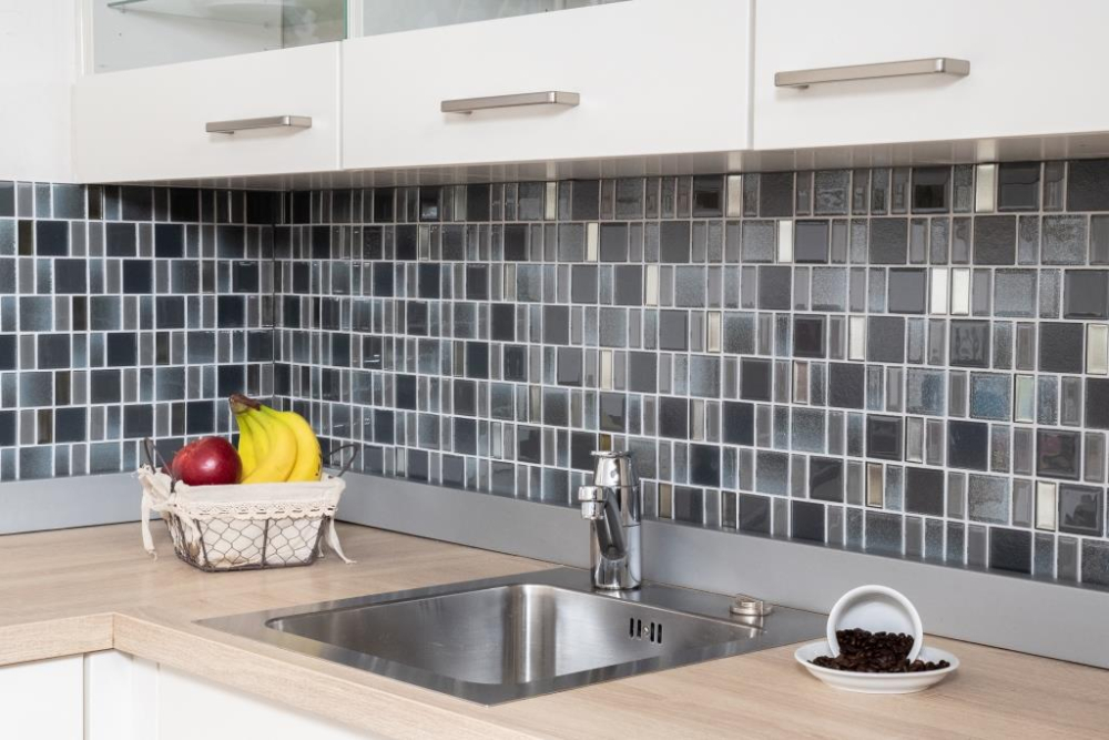 Mosaico di vetro Grigio antracite Crema Iridescente Backsplash 68-0213G
