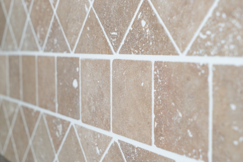 Carreau Noce Antique Travertin noyer mat R10C