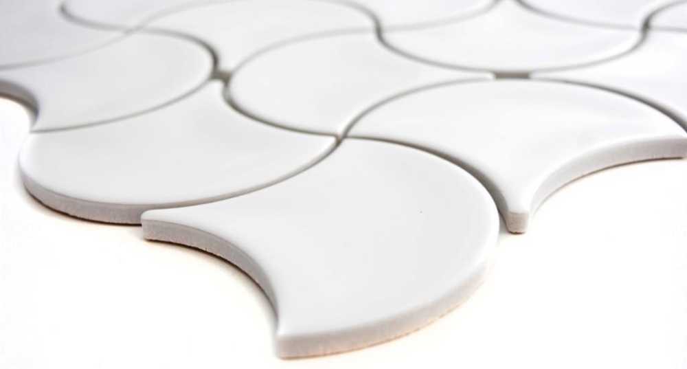 Azulejos de mosaico liso blanco brillante onda ceramica blanca mirada