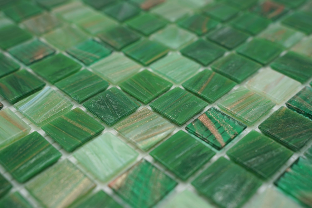 Mosaique carre argent dore vert verre brillant