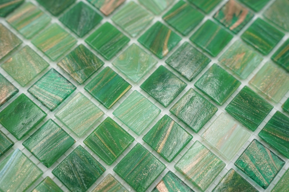 Mosaique carre argent dore vert verre brillant