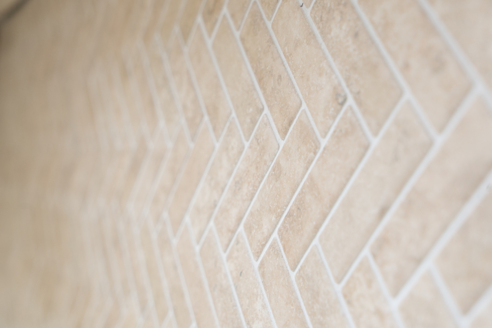 Fischgrät Mosaik beige braun Travertin Steinoptik Fliese Keramikmosaik 24-SO76