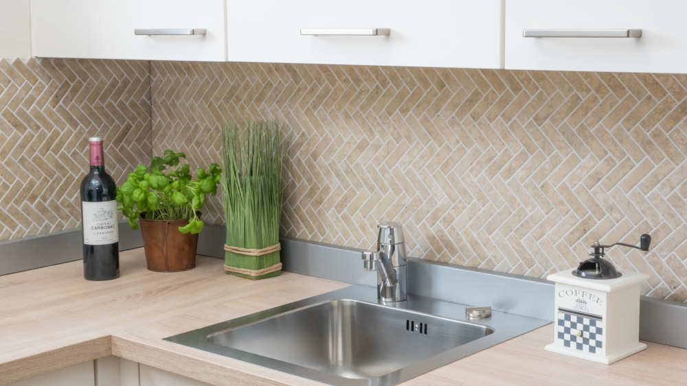 Fischgrät Mosaik beige braun Travertin Steinoptik Fliese Keramikmosaik 24-SO76