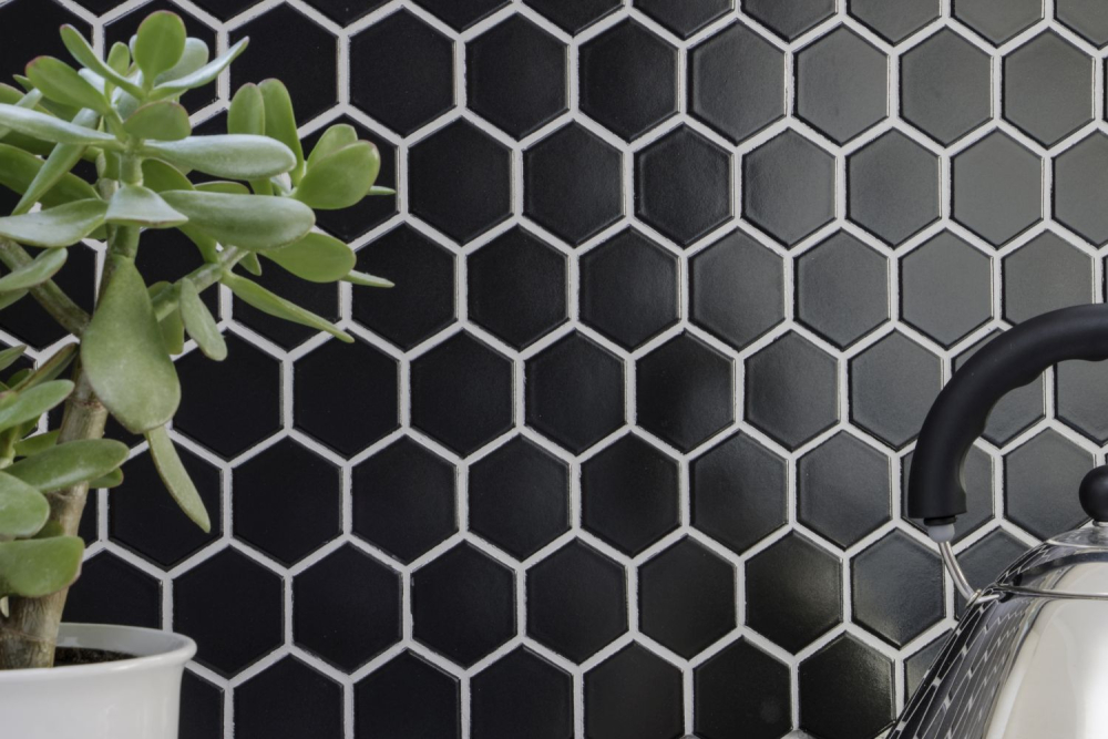 Mosaik Fliese Keramikmosaik Hexagon schwarz matt 11B-0311