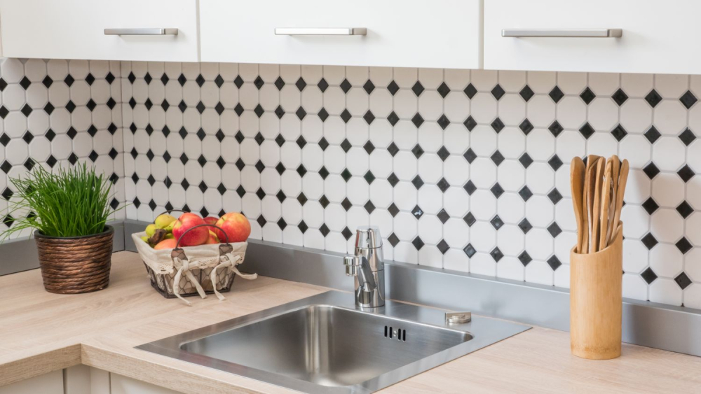 Mosaik Octagon weiß matt mit schwarz glänzend Keramik Octagonoptik