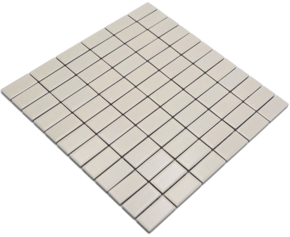 Varillas de mosaico ceramico liso beige mate de aspecto reticulado