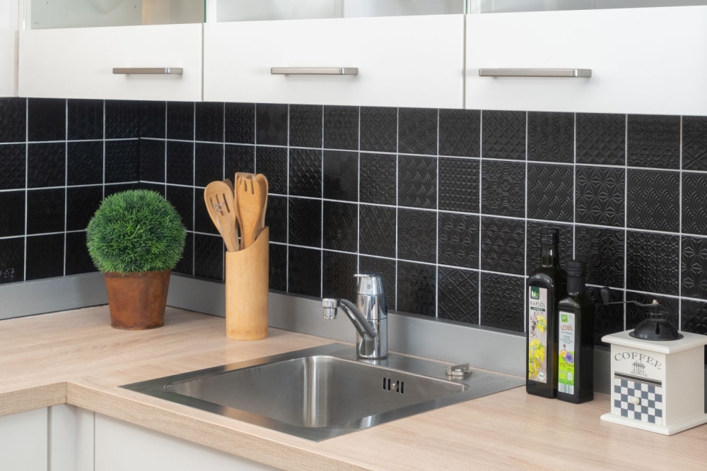 Mosaico quadrato Spirit in ceramica nera effetto retro opaco