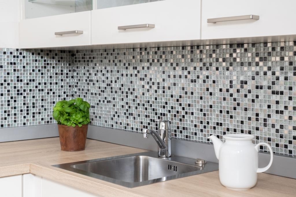 Mosaico cuadrado vidrio mosaico acero mezcla plata negro mezcla translucido acero inoxidable brillante