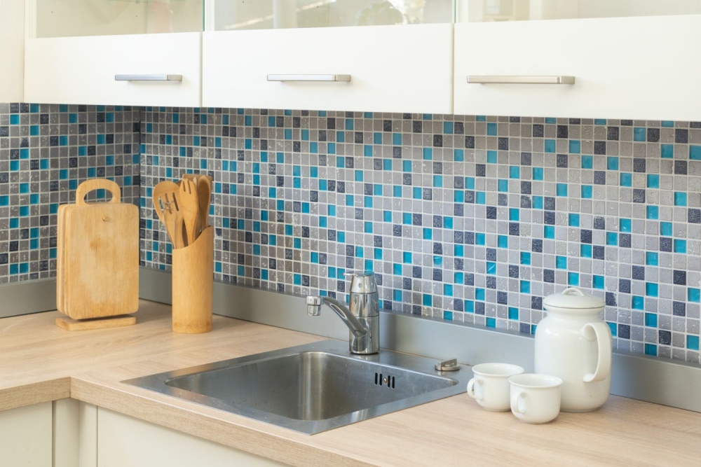 Piedra artificial mosaico rustico azulejo mosaico de vidrio resina azul gris antracita plata backsplash de cocina - 82-0402