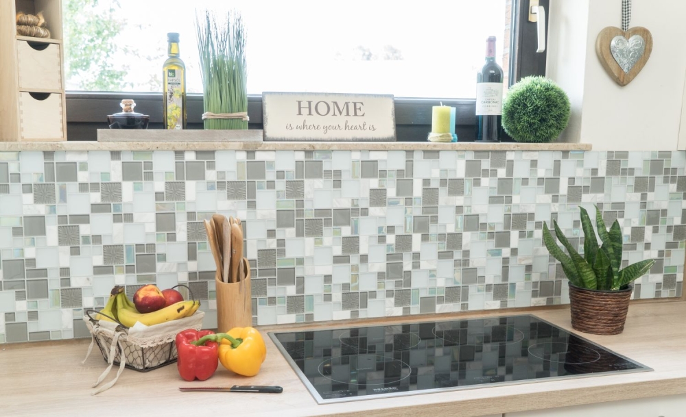 Mosaico combinacion vidrio mosaico piedra mezcla blanco mate gris mezcla translucido combinacion look