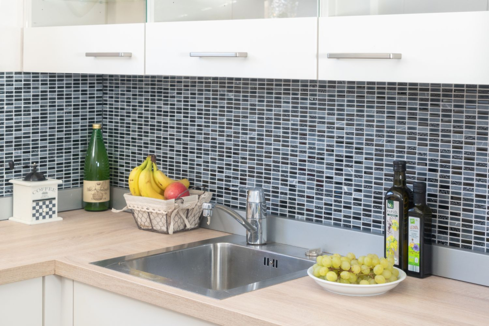 Batonnets de mosaique de verre pierre mix gris mat noir mix translucide aspect croise brillant